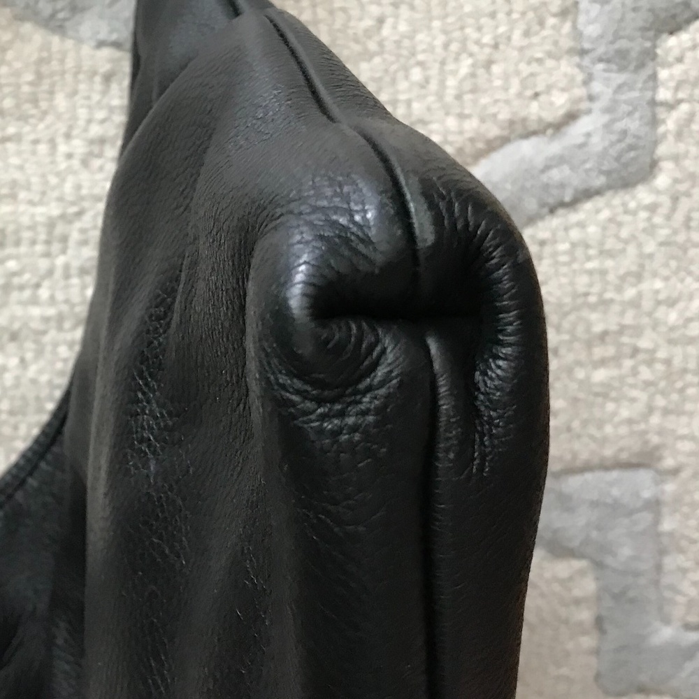 Y2K Roots Black Full Grain Leather Purse - Picture 4 of 13